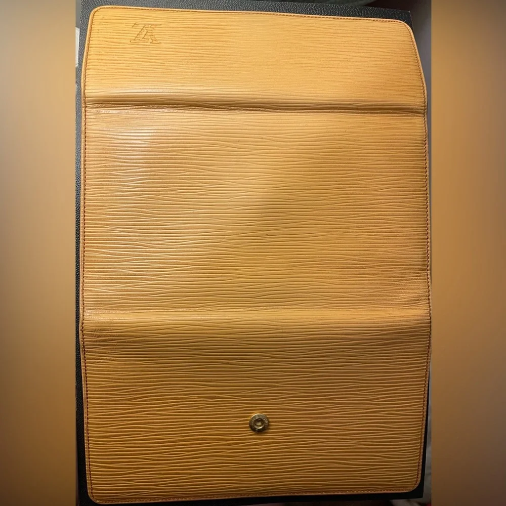 Louis Vuitton Malletier Yellow Epi Porte Tresor International Wallet RARE